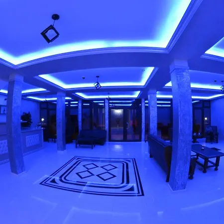 Razvan Holiday-2